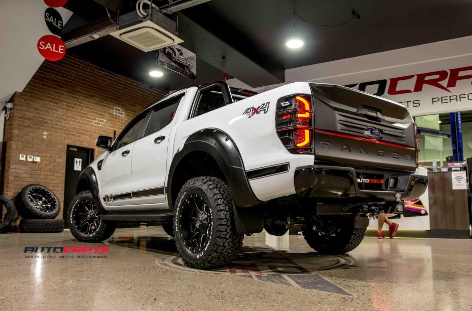 FORD RANGER MAVERICK GLOSS BLACK MILLED ACCENTS 6