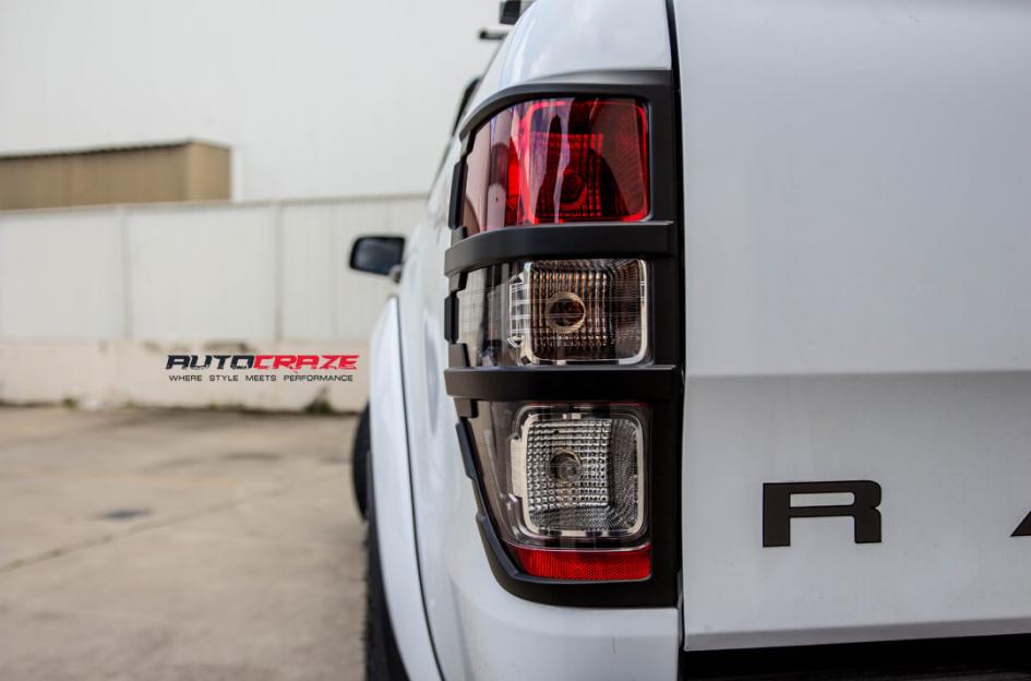 FORD RANGER MO982 GLOSS BLACK MILLED