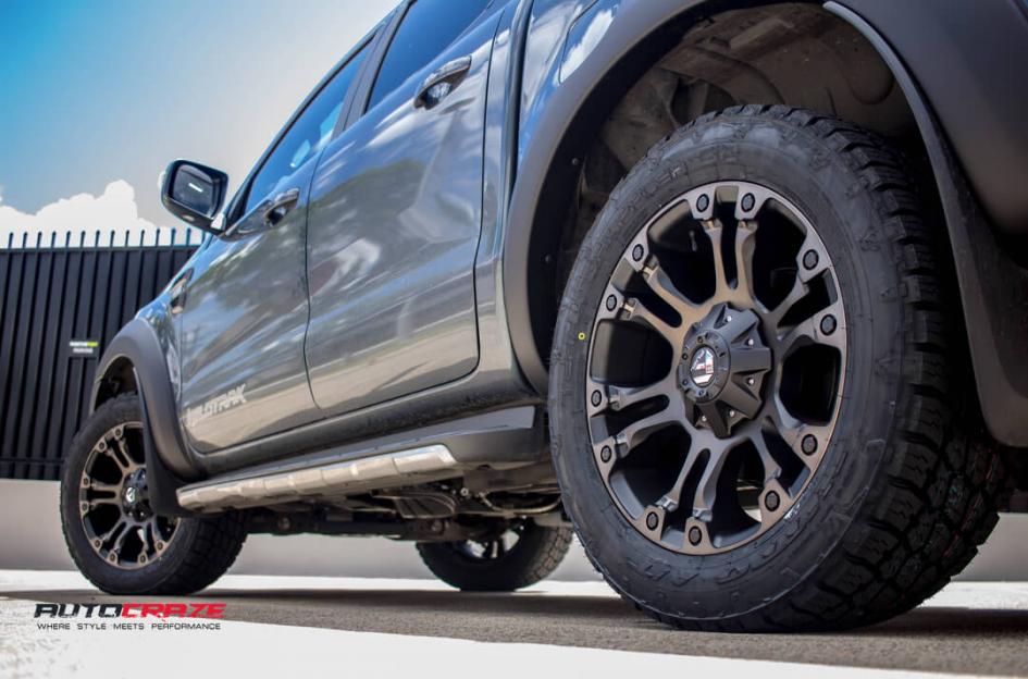 FORD-RANGER-VAPOR-BLACK-MACHINED-WITH-DARK-TINT