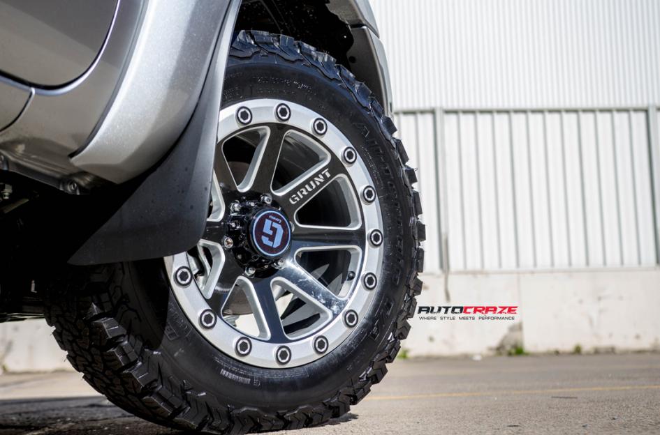 FORD RANGER GRUNT G1 SILVER WITH BLACK CENTRE POLISH LIP
