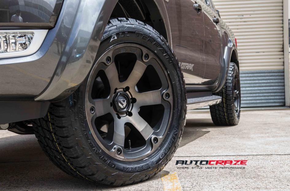 FORD RANGER BEAST BLACK MACHINED WITH DARK TINT