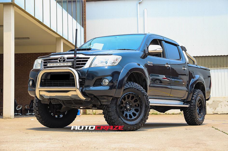 TOYOTA HILUX N70 4WD VECTOR MATTE BLACK