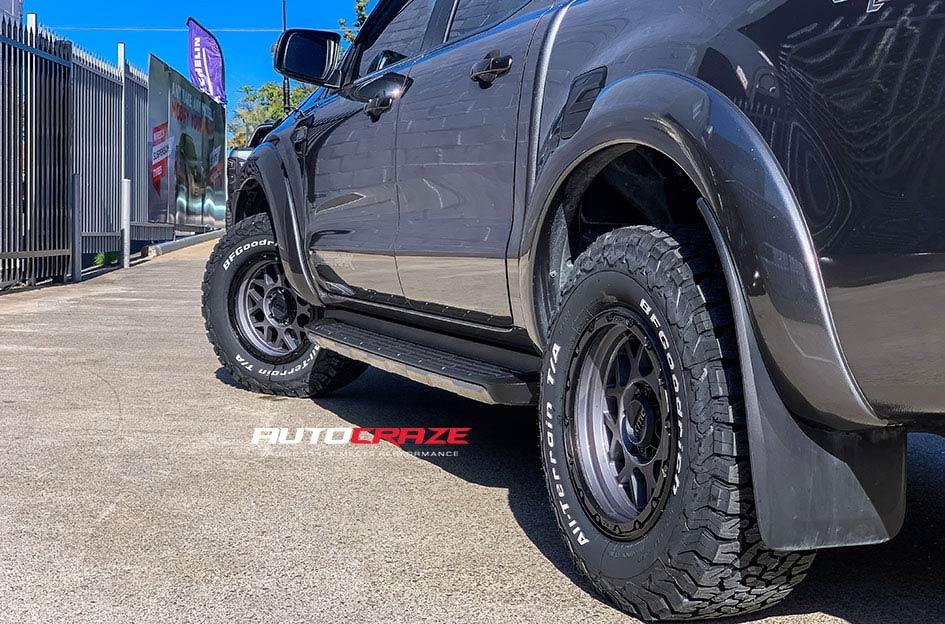FORD RANGER KM544 MESA SATIN BLACK GLOSS BLACK LIP