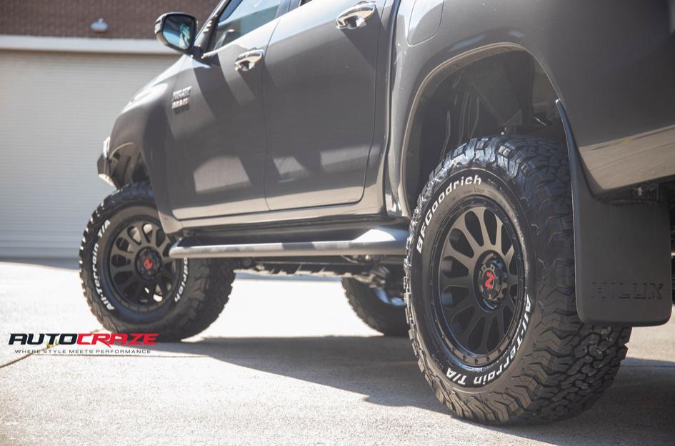 TOYOTA HILUX N80 4WD VICTIM MATTE BLACK