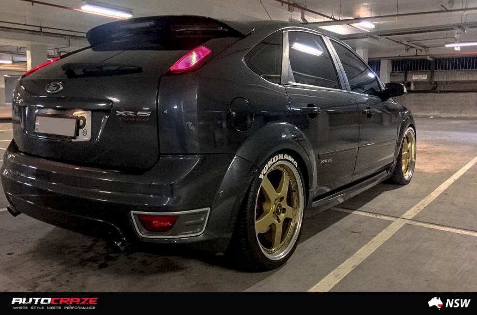 FORD FOCUS  5 STUD  FR