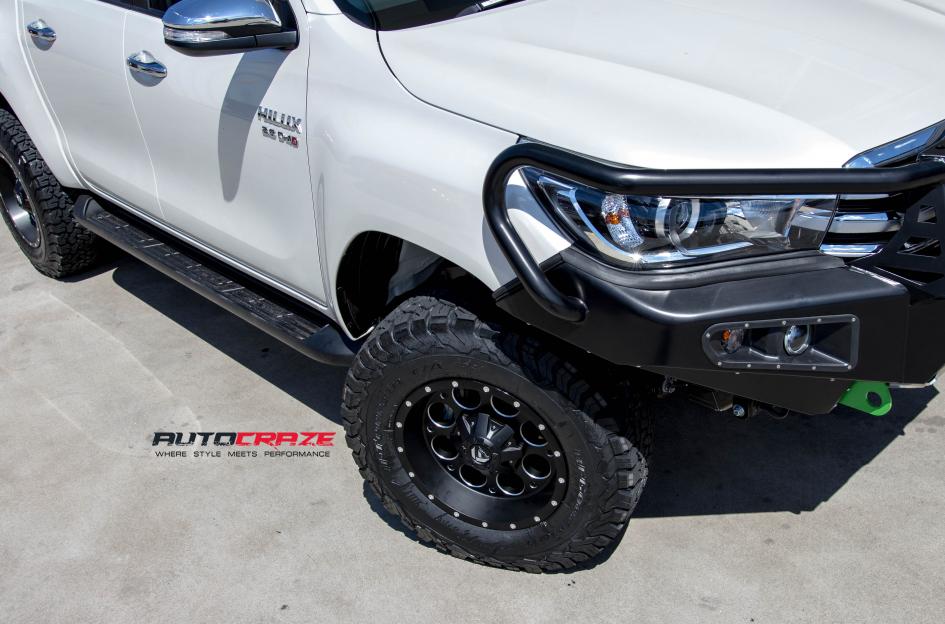 TOYOTA HILUX N80 4WD REVOLVER GLOSS BLACK WITH MILLED ACCENTS