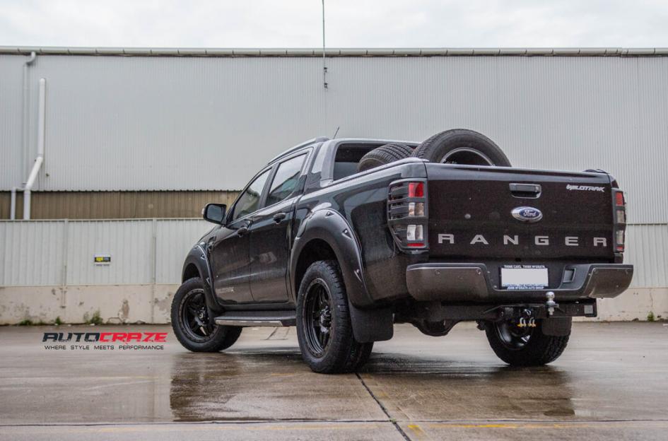 FORD RANGER ANZA MATTE BLACK WITH ANTHRACITE RING