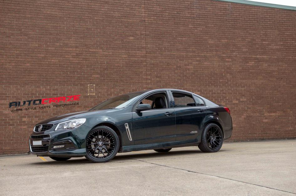 HOLDEN-COMMODORE-CONCEPT-GLOSS-BLACK