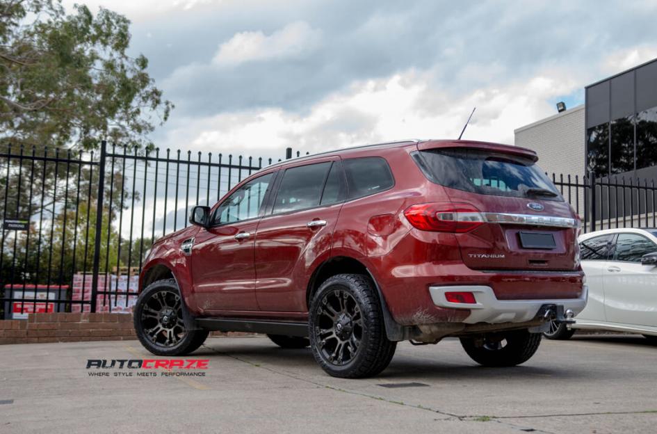 FORD EVEREST VAPOR BLACK MACHINED WITH DARK TINT