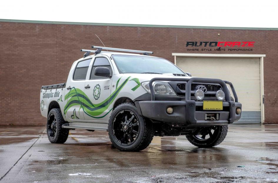 TOYOTA HILUX N70 4WD MORAX FLAT BLACK