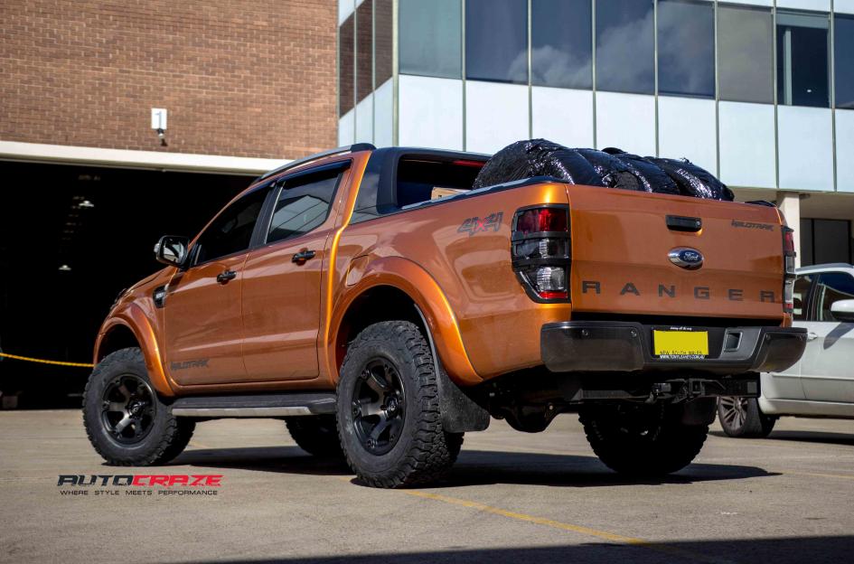 FORD RANGER BEAST BLACK MACHINED WITH DARK TINT