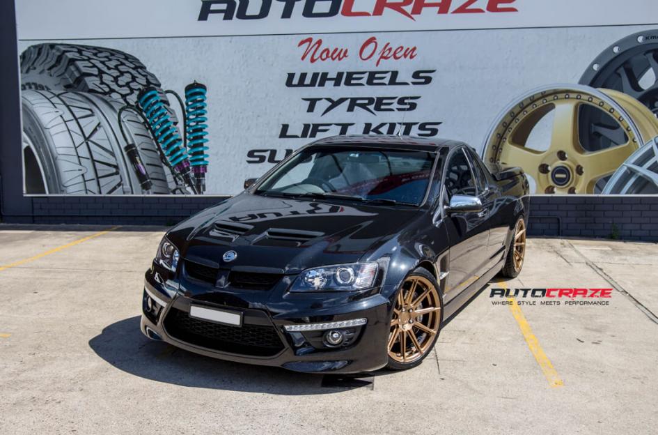 HOLDEN-COMMODORE-SF04-MATTE-BLACK