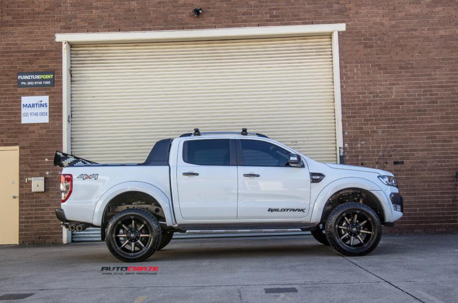 FORD RANGER COUPLER BLACK MACHINED WITH DARK TINT