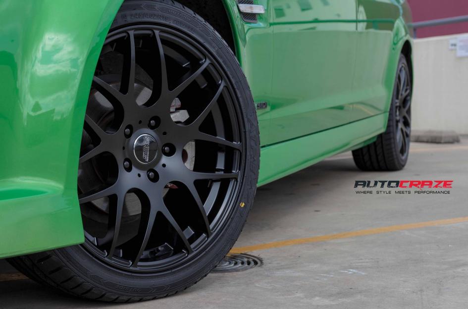 HOLDEN-COMMODORE-M-SPEC-MATTE-BLACK-2