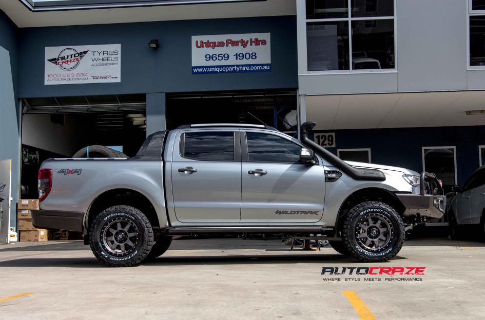 FORD-RANGER-TROPHY-MATTE-ANTHRACITE-WITH-BLACK-RING