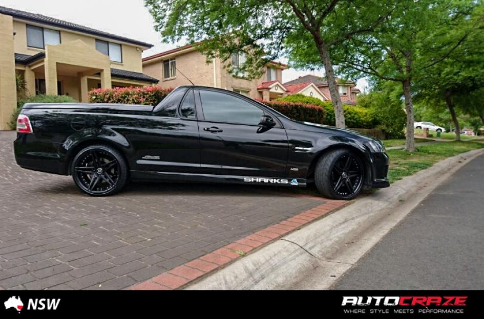 HOLDEN-COMMODORE-DICTATOR-MATTE-BLACK-2