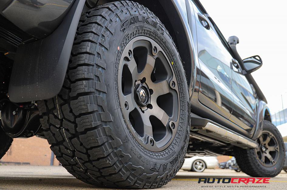 FORD RANGER VAPOR BLACK MACHINED WITH DARK TINT