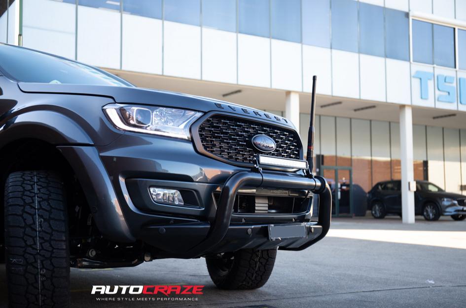 FORD EVEREST VAPOR MATTE BLACK