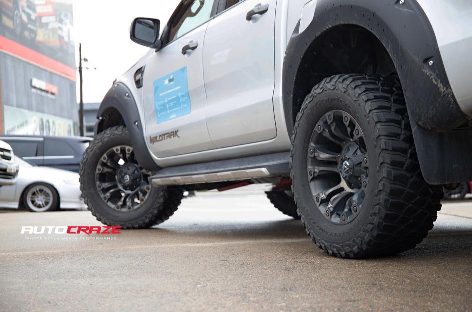 FORD-RANGER-ASSAULT-GLOSS-BLACK-MILLED-ACCENTS