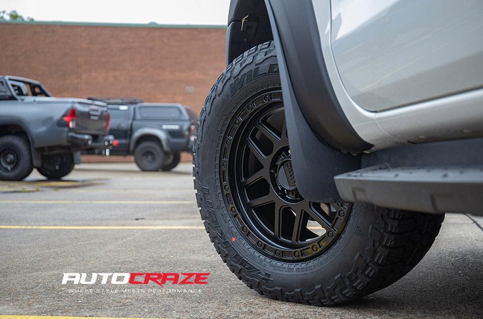 FORD RANGER KM544 MESA SATIN BLACK GLOSS BLACK LIP
