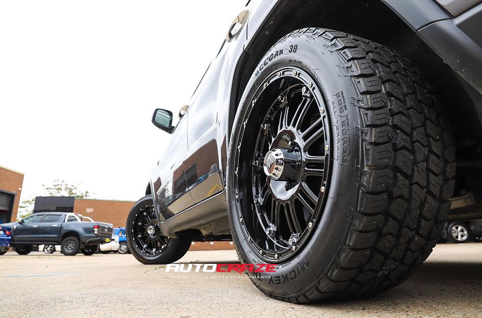 JEEP-GRAND-CHEROKEE-HOSS-XD-GLOSS-BLACK
