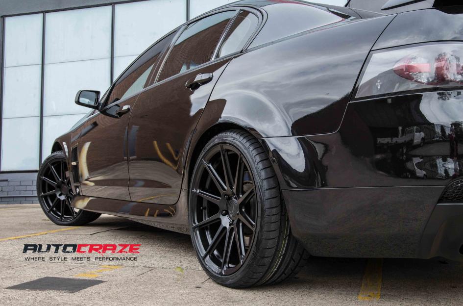 HOLDEN-COMMODORE-SF04-MATTE-BLACK