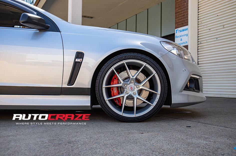 HOLDEN-COMMODORE-HSV-CLUBSPORT-R8-IFG39-SILVER-MACHINED-FACE
