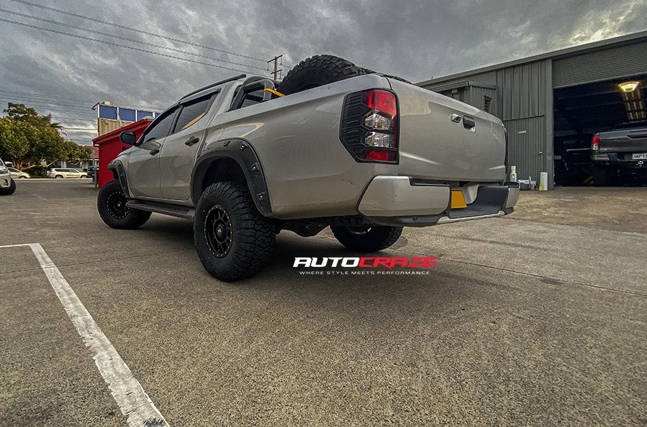 MITSUBISHI TRITON TREMOR SATIN BLACK