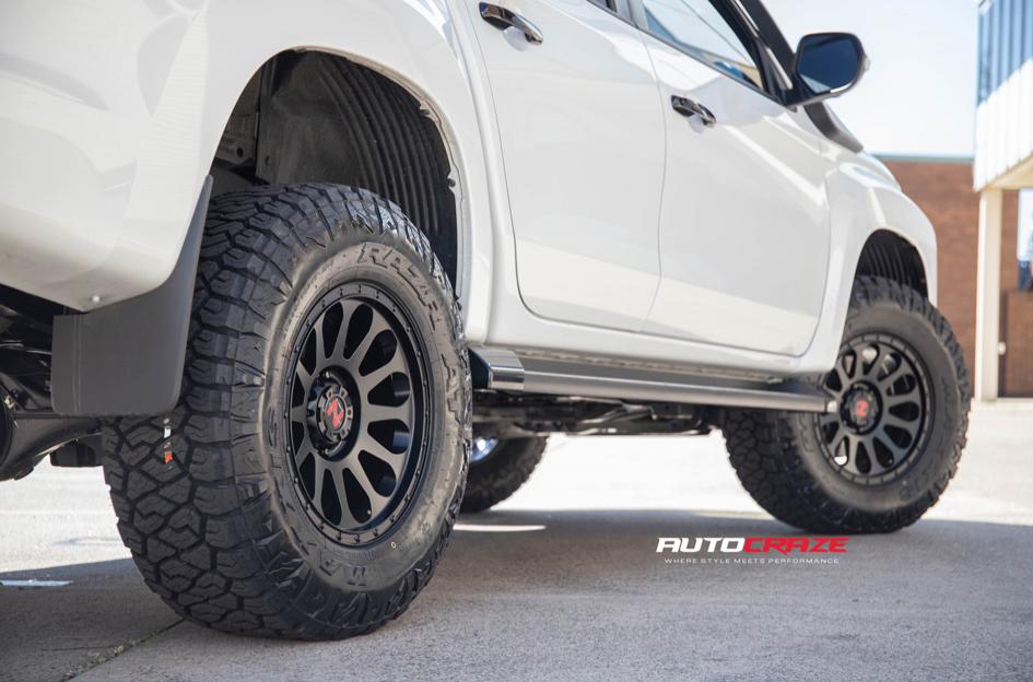 MITSUBISHI TRITON NOMAD VICTIM MATTE BLACK