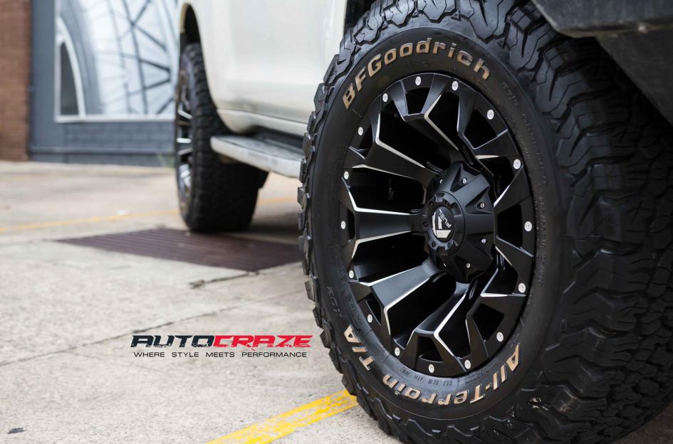 TOYOTA-PRADO-ASSAULT-GLOSS-BLACK-MILLED-ACCENTS