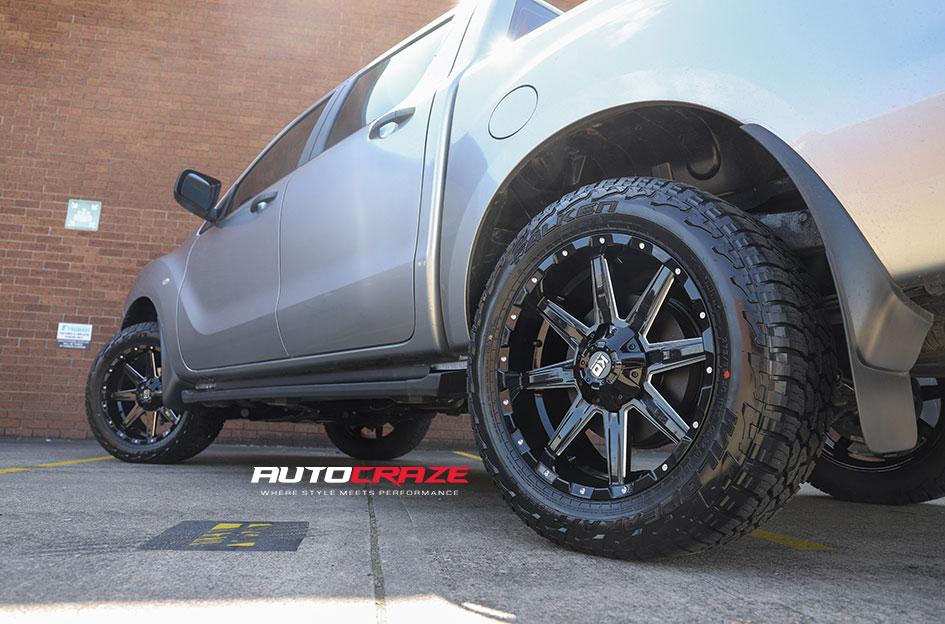 MAZDA BT 50 BLADE  OR GLOSS BLACK MILLED