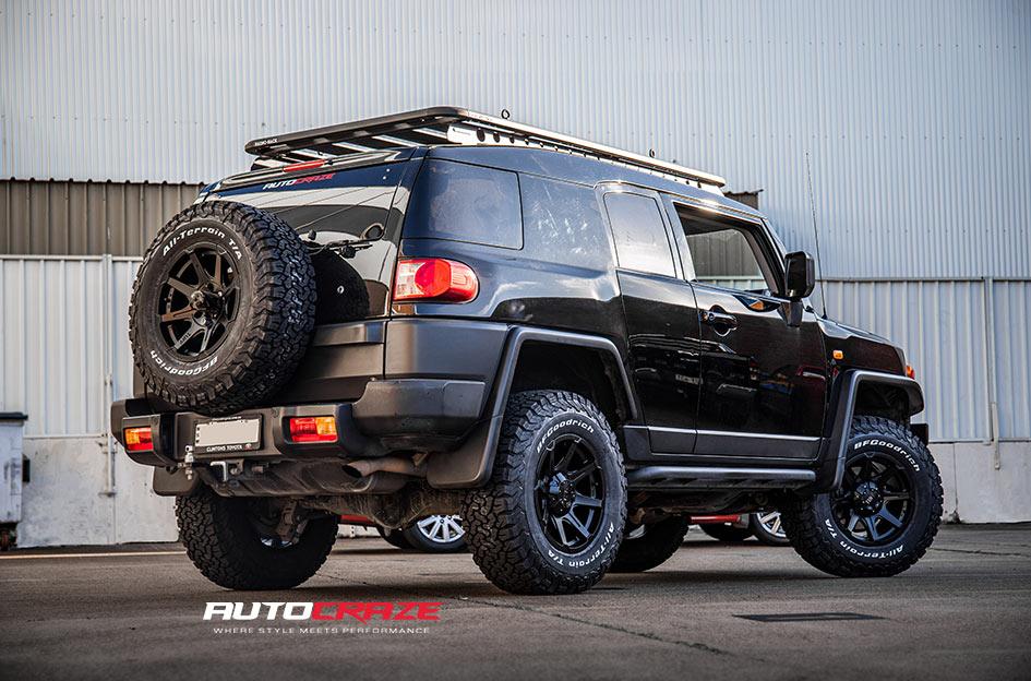 TOYOTA FJ CRUISER T05 SATIN BLACK