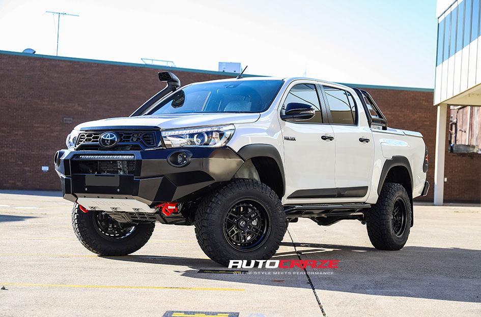 TOYOTA HILUX N80 RUGGED X NITRO MATTE BLACK