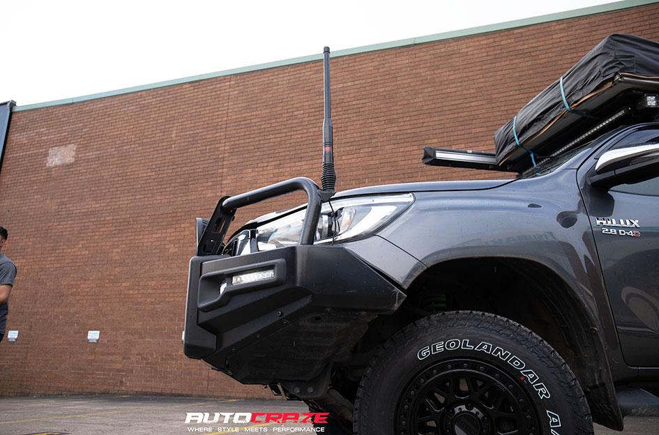 TOYOTA HILUX 4WD MESA SATIN BLACK W GLOSS BLACK LIP