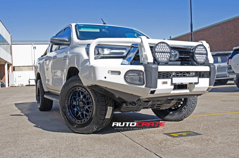 TOYOTA HILUX N80 4WD TERRA METALLIC BLUE