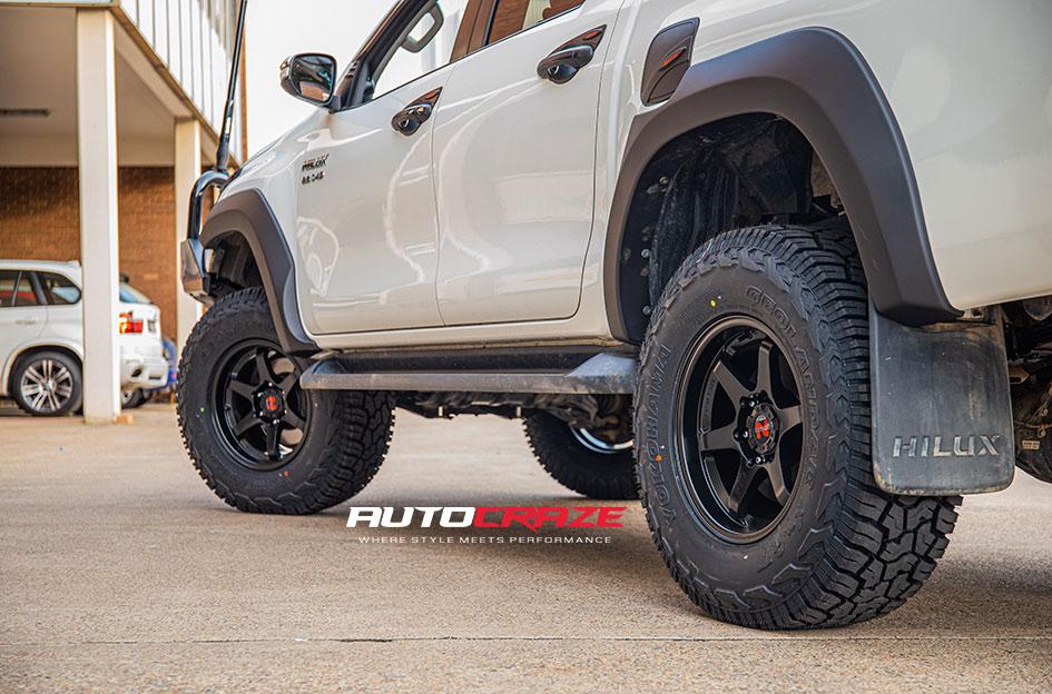 TOYOTA HILUX N80 4WD PROSECUTOR MATTE BLACK