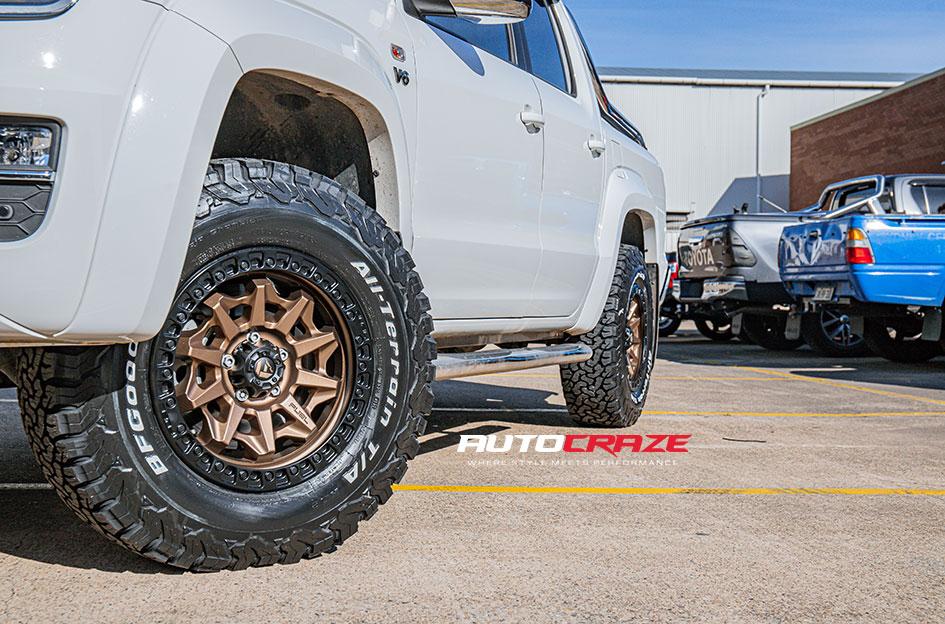 VOLKSWAGEN AMAROK COVERT BRONZE BLACK LIP