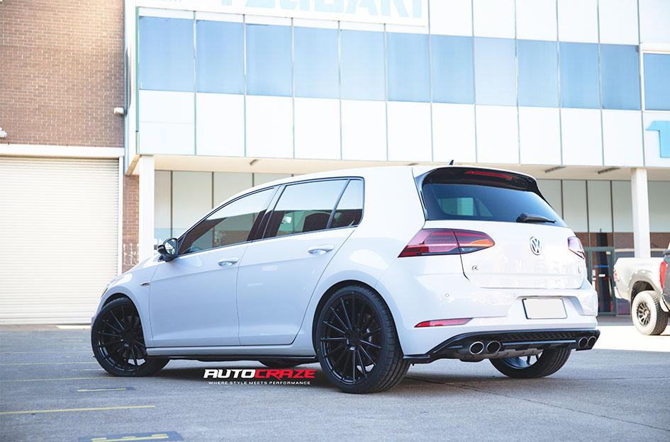 VOLKSWAGEN GOLF MILANO SATIN BLACK
