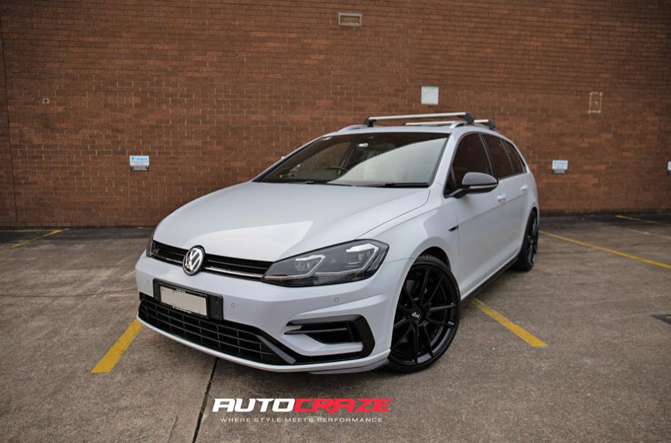 VOLKSWAGEN-GOLF-VOSSO-SATIN-BLACK