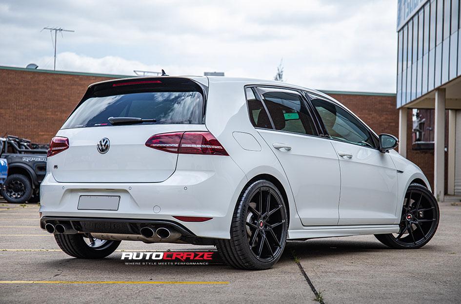 VOLKSWAGEN GOLF IFG 39 BLACK