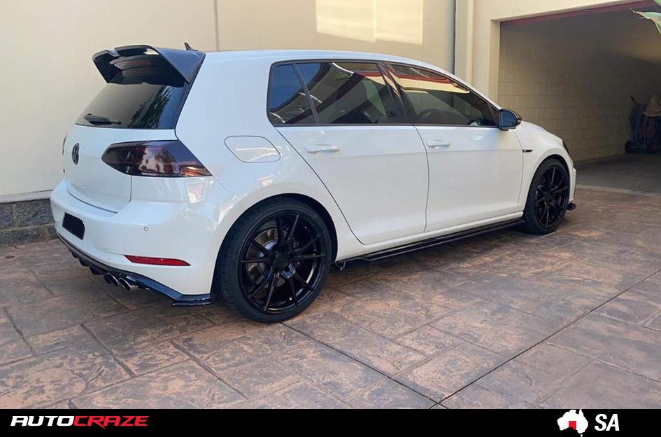 VOLKSWAGEN GOLF SF06 GLOSS BLACK