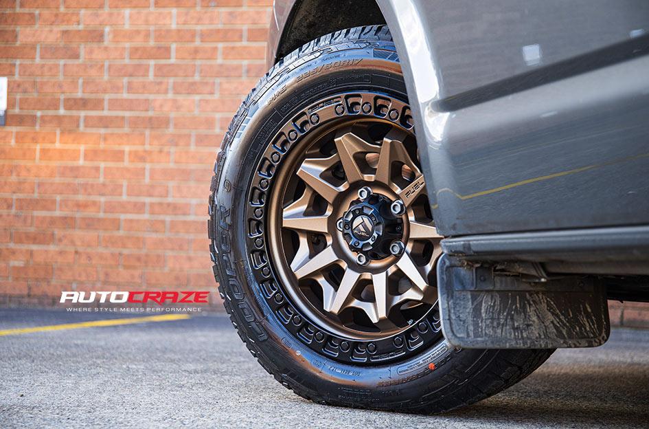 VOLKSWAGEN MULTIVAN COVERT BRONZE BLACK LIP