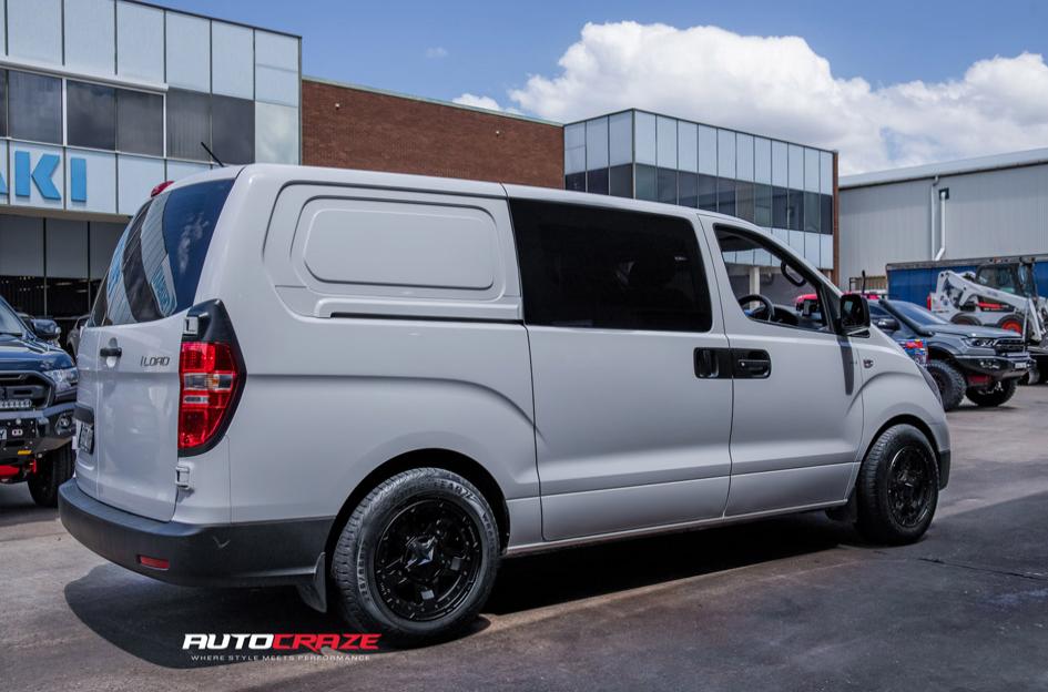 HYUNDAI-ILOAD-ROCKSTAR-XD-MATTE-BLACK