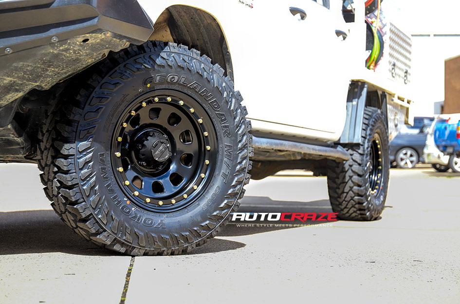 TOYOTA HILUX N80 4WD D LOCKER BLACK