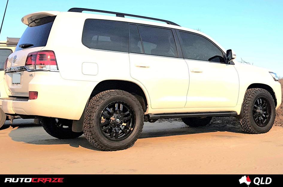 TOYOTA LANDCRUISER SLEDGE MATTE BLACK