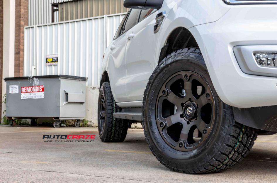 FORD EVEREST BEAST BLACK MACHINED WITH DARK TINT