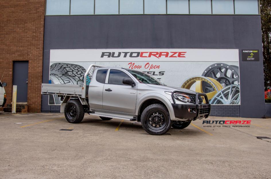 MITSUBISHI TRITON TERRAIN MATTE BLACK