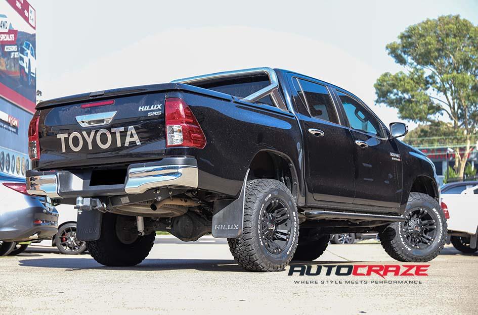 TOYOTA HILUX 4WD MONSTER XD 2 MATTE BLACK