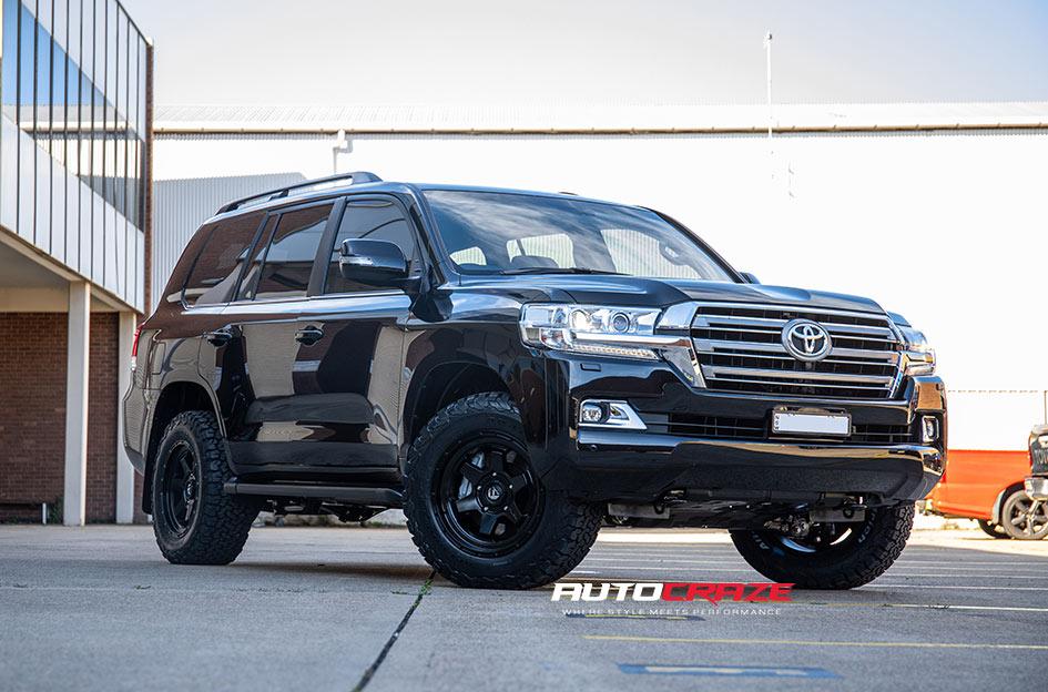 TOYOTA LANDCRUSIER SHOK MATTE BLACK
