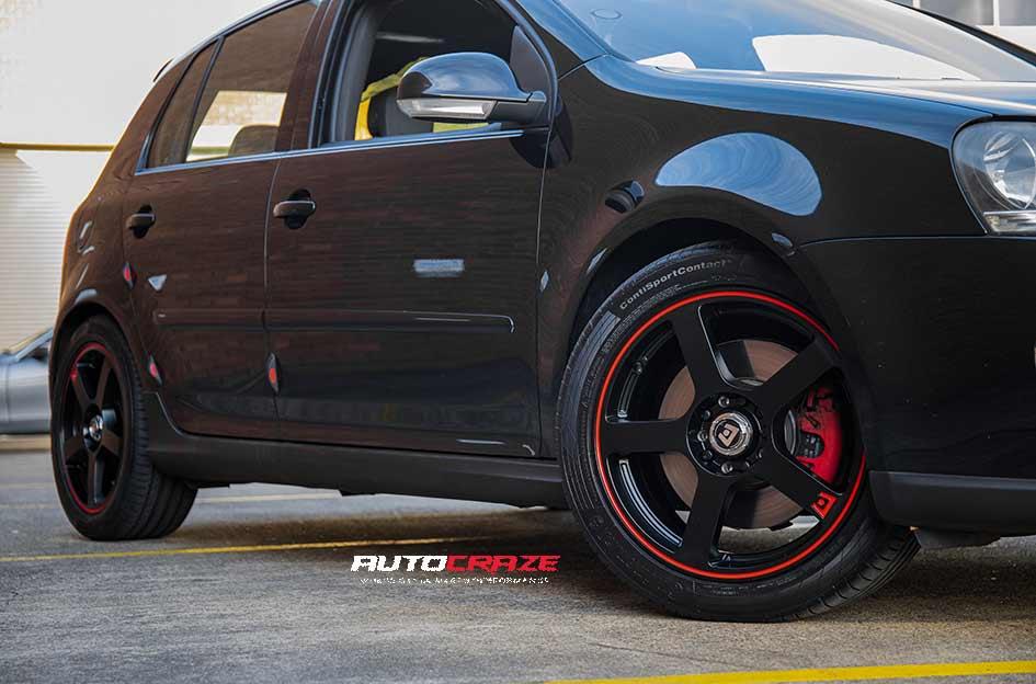 VOLKSWAGEN GOLF MR116 MATTE BLACK RED EDGE